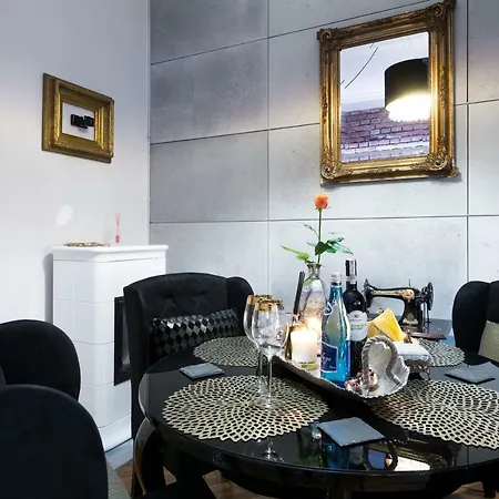 Apartamento Far From Cracovia