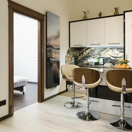 Quiet & High Class Jablonowskich Street Apartment