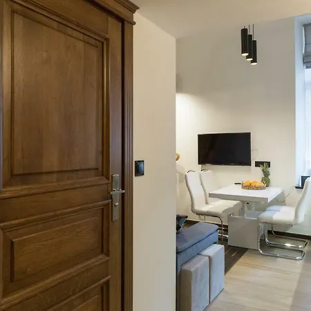Quiet & High Class Jablonowskich Street Apartment *