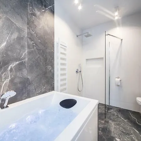 Jacuzzi