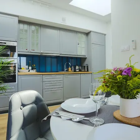 Dragon's Nest Apartment *