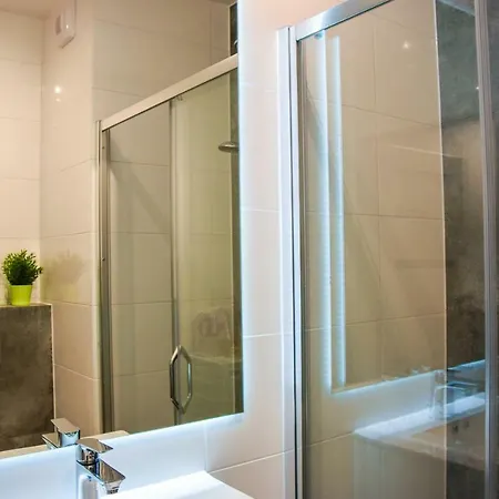 Mogilska Tower + Garaz Apartman Krakkó