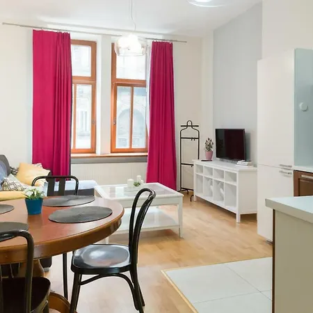 Wonderful Wrzesinska Street Apartment Krakow