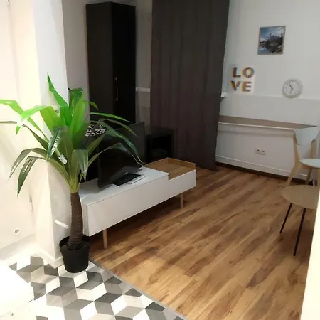 Mazowiecka 125 *