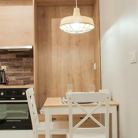 Brown Sugar | Free Garage | 2 Separate Apartment