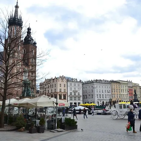 Romeo & Julia Luxury Apartments- Walking Distance To Main Square *