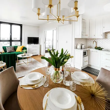 Golden Place 2 Apartment *