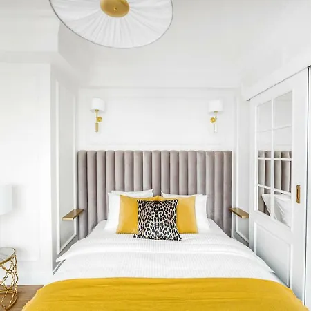 Golden Place 2 Apartment