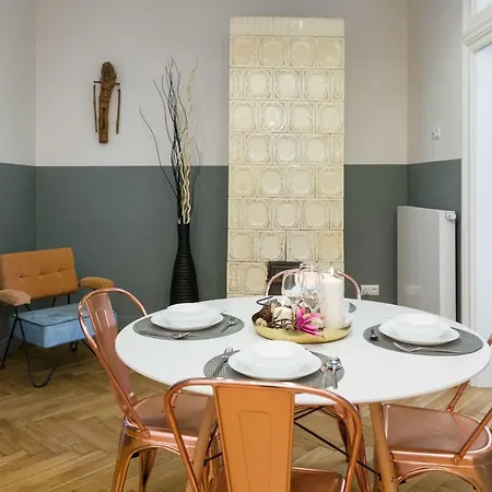Apartament Romeo & Julia Luxury Apartments- Walking Distance To Main Square *