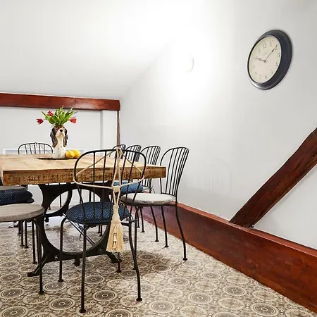 Apartment Quiet Loft Michalowskiego Street