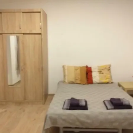 B4 Apartment *