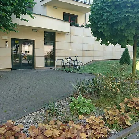 Quiet And Spacious With Garage Option Apartment Krakow