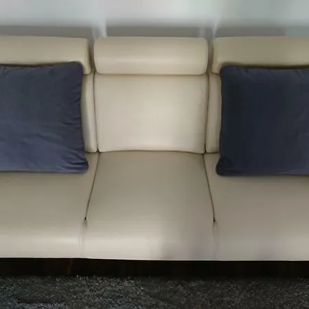 Quiet And Spacious With Garage Option Διαμέρισμα Krasków