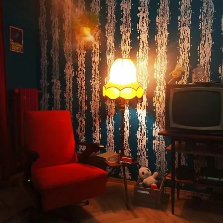 Apartament Prl Komuna 2.0 *