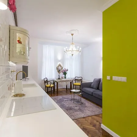 Luxury Pod żyrandolem Apartament *