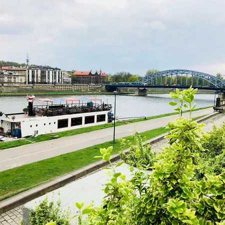 Apartament Z Ogrodem Przy Starej Zajezdni *