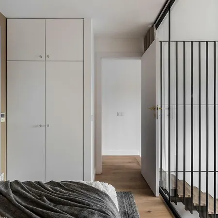 Panoramic Penthouse By Max Krakow