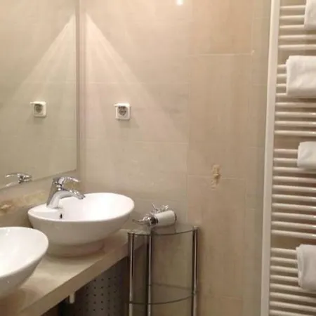 Aparthotel B.a.s 3*
