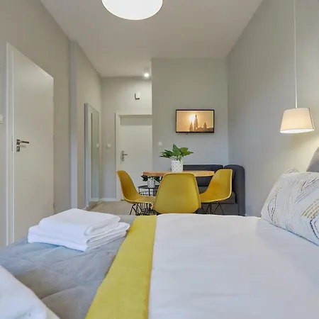 Aparthotel Florianska 32 By Pi 3*