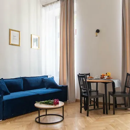 Leo Old Town Apartment *