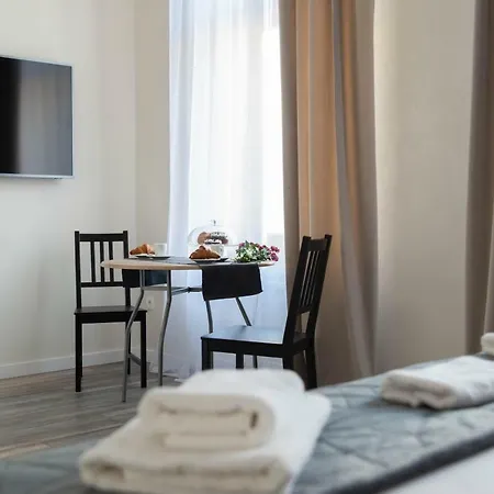 Leo Old Town Apartment *