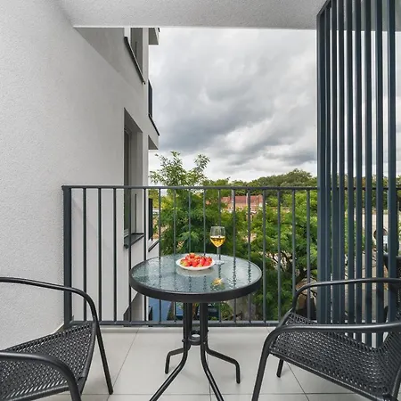 Sarah Old Town Aparthotel 3*
