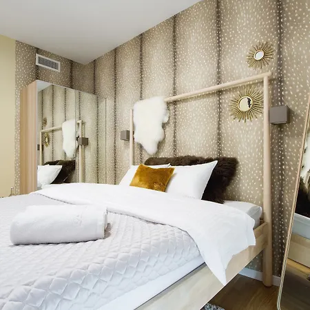 Angel Wawel Luxury By Amstra Apartment