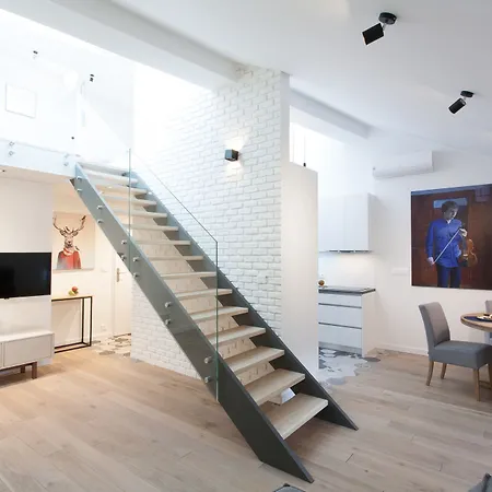 Mint Luxury At The Main Square Apartment *