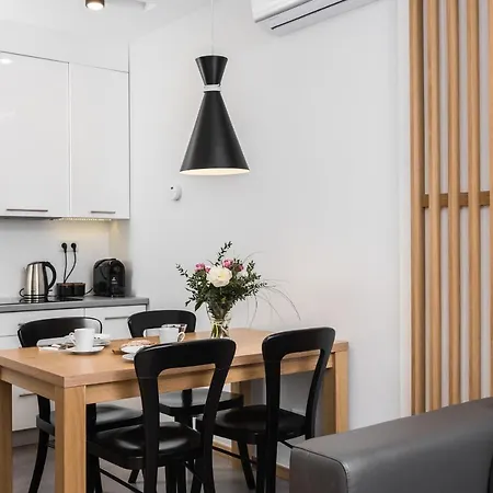 Goodhome Browar Lubicz Apartment