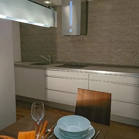 Quiet And Spacious With Garage Option *