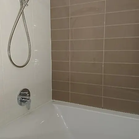 Apartment Quiet And Spacious With Garage Option