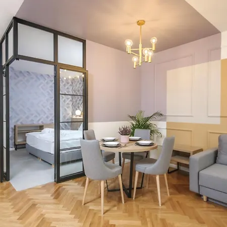 Ermine Aparthotel 3*