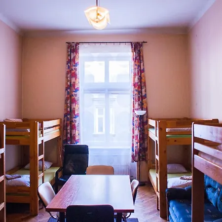 Hostel Smocza Jama