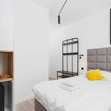 Aaron Hotel apartamentowy *