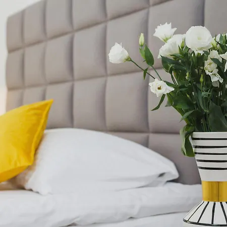 Aaron Hotel apartamentowy