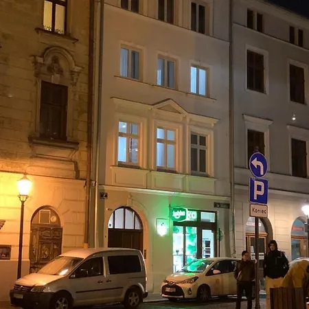 Ermine Aparthotel 3*