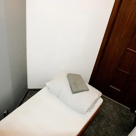 Hostel Smocza Jama *
