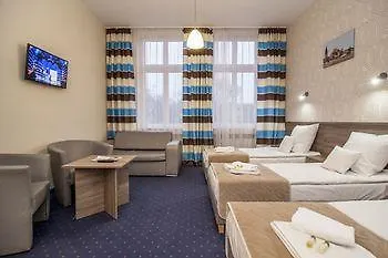 Old Town Luxe Retreat - King Bed - Steps To Main Square Apartment