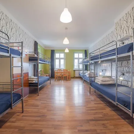 Atlantis Hostal *
