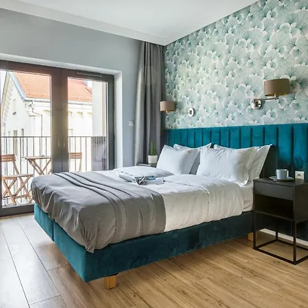 Fragola Rajska 3 - Modern Studios, Park 3*