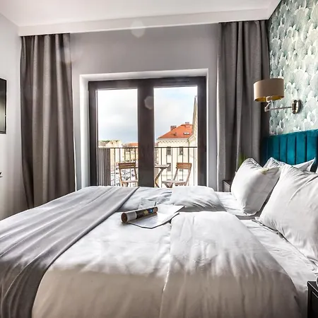 Fragola Rajska 3 - Modern Studios, Park 3*