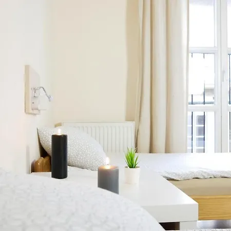 Hostel Heynow Rooms, And In Center Krakow