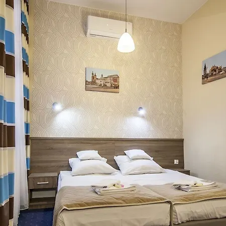 Old Town Luxe Retreat - King Bed - Steps To Main Square Krakow