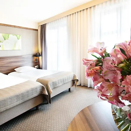 Golden Tulip Center Hotel 4*