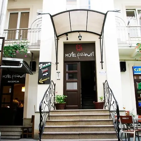 Faust Aparthostel Hostel *