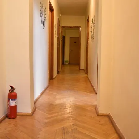 Green Hostel *