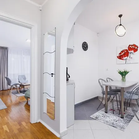 Modern Apartments Cracow Lagiewniki By Renters