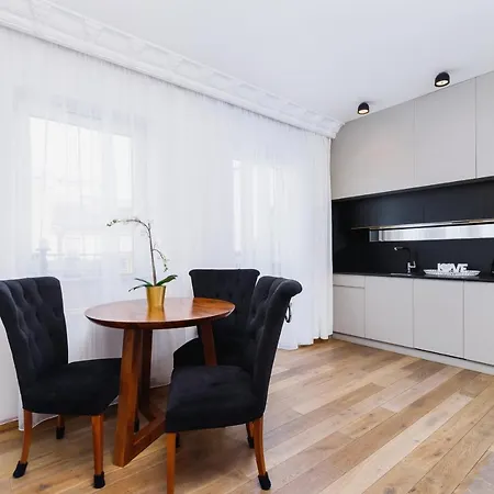 Apartment Modern Wegierska Cracow By Renters