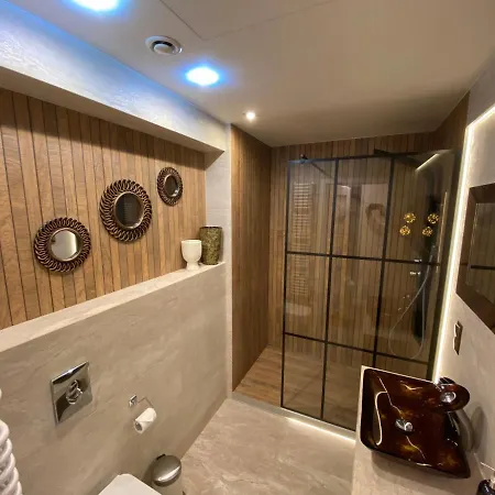 P&j Luxury