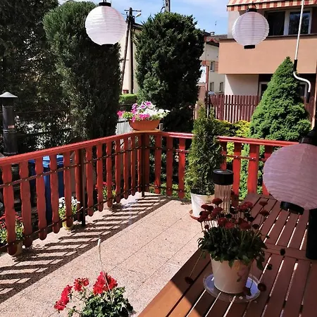 Bed & Breakfast Dom Pod Tujami *